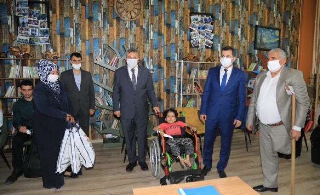 Beyazgül, engelli vatandaşlarla bir araya geldi