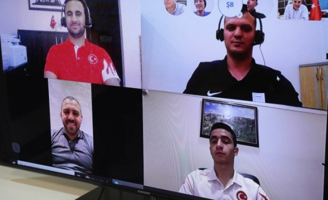 Efsane sporcu, Urfalı gençlerle buluştu