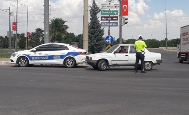 Şanlıurfa'da yasağa uymayanlara ceza kesildi