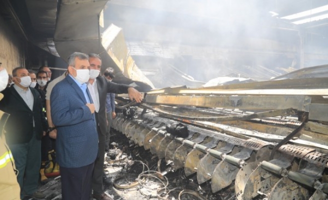 Beyazgül, OSB'de çıkan yangını inceledi