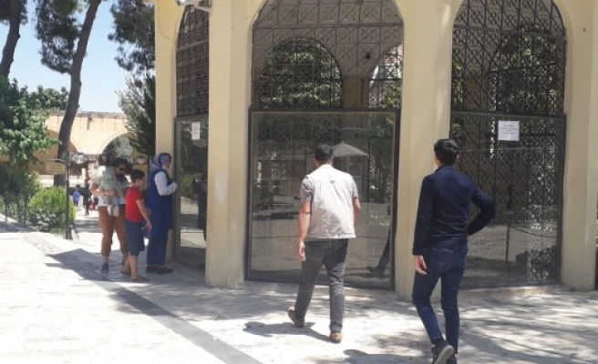 Urfalılar 'sabır' makamında dua ediyor