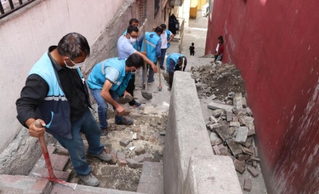 ŞUSKİ kanalizasyon ve su arızalarını gideriyor