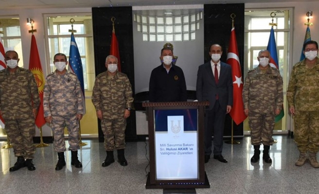 Bakan Akar’dan Şanlıurfa Valisine ziyaret