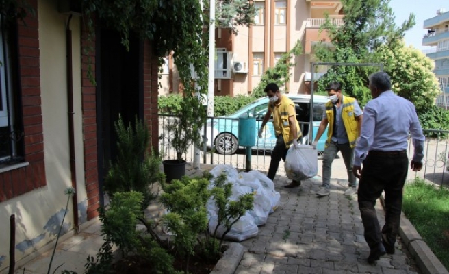 Haliliye’de karantinaya alınan bölgelere destek sürüyor