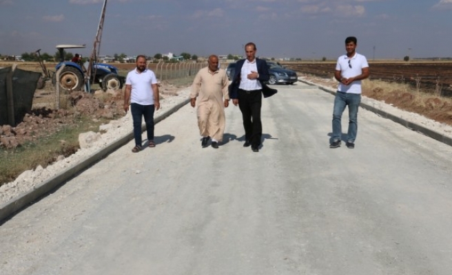 Akçakale’de beton yol çalışmaları sürüyor