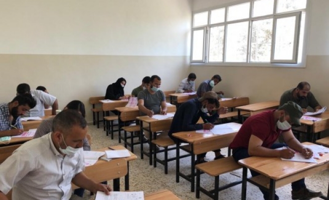 Barış Pınarı bölgesinde 240 öğrenci üniversite için yarıştı