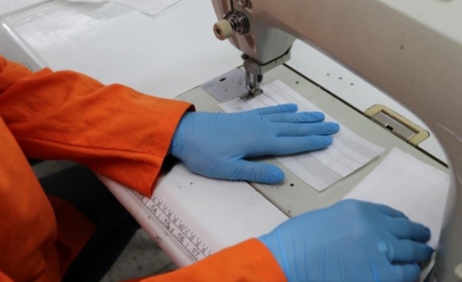 Tutuklu ve hükümlüler 20 milyon maske üretti