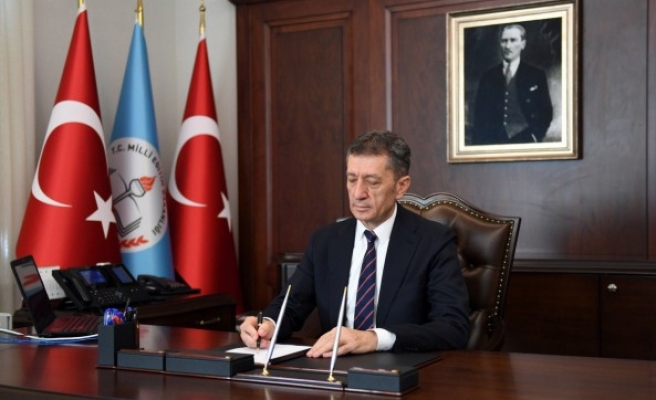 Okullar açılacak mı? Bakan 4 senaryoyu açıkladı