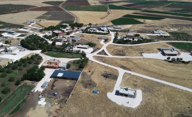 Haliliye kırsalında yol yapım çalışmaları sürüyor