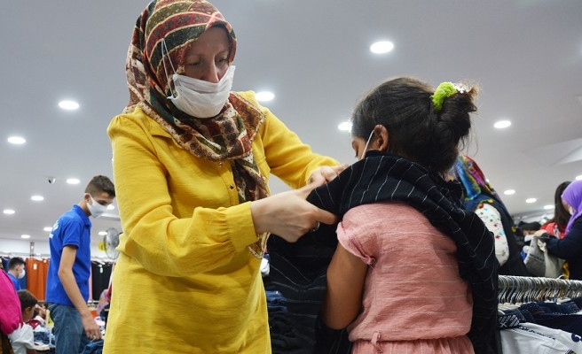 Urfa’nın ilçesinde çocuklara yardımlar yapıldı