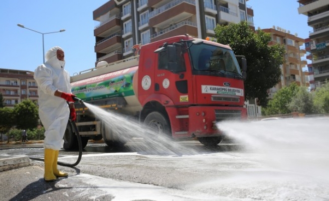 Urfa'da parklar ve çocuk oyun grupları dezenfekte edildi