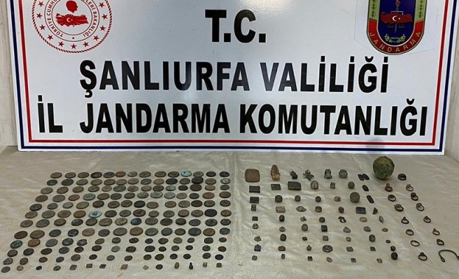 Urfa'da kaçakçılık operasyonu: 8 gözaltı