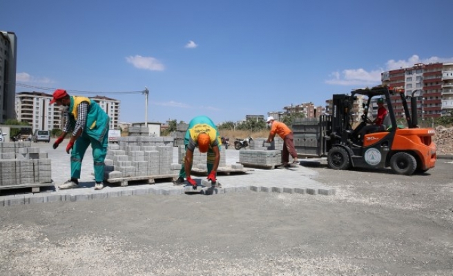 Karaköprü’de kilitli parke çalışmaları devam ediyor