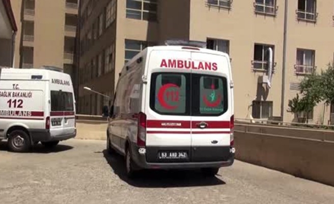 Şanlıurfa'da otomobil devrildi: Aynı aileden 9 yaralı