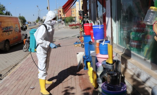 Viranşehir'de işyerleri dezenfekte ediliyor