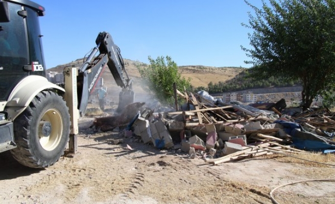 Haliliye’de kaçak yapı yıkıldı!
