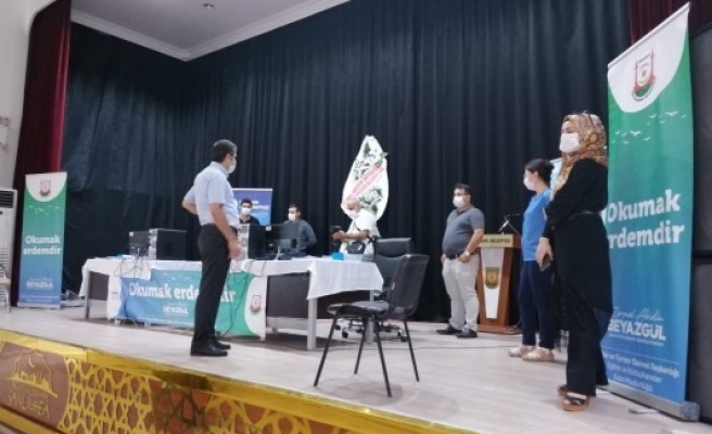 Urfa'da üniversite öğrencilerine tercih desteği sürüyor