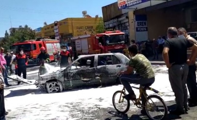 Şanlıurfa'da araç alev alev yandı