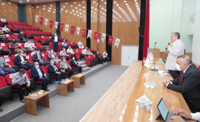 Beyazgül muhtarlarla görüştü