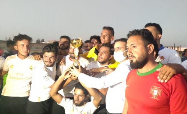 Urfa sınırında gençler sporla sosyalleşiyor