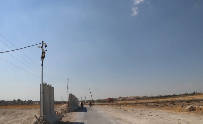 Sınırın öte tarafında yeni tedbirler alındı