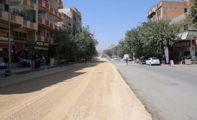 Urfa’da yol yapım ve asfaltlama çalışmaları devam ediyor