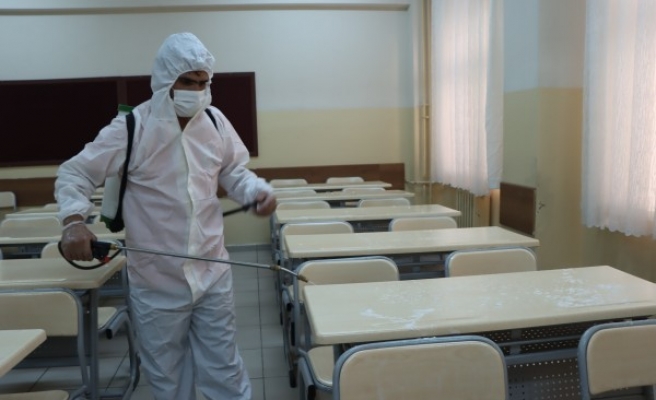 KPSS öncesi Urfa'da okullar dezenfekte edildi