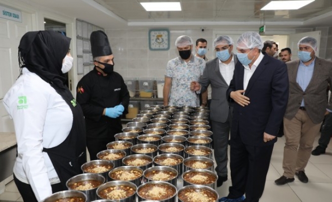 Haliliye'de ihtiyaç sahiplerine aşure ikramı yapıldı