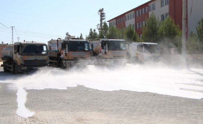 Urfa’nın ilçesinde koronavirüsle mücadele sürüyor