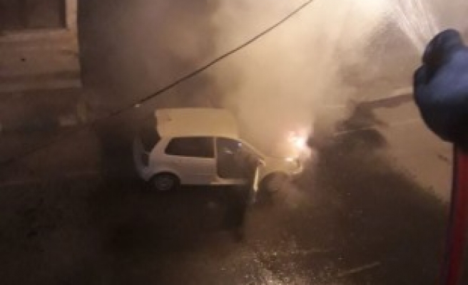 Urfa’da araç önce kaza yaptı sonra alev alev yandı!