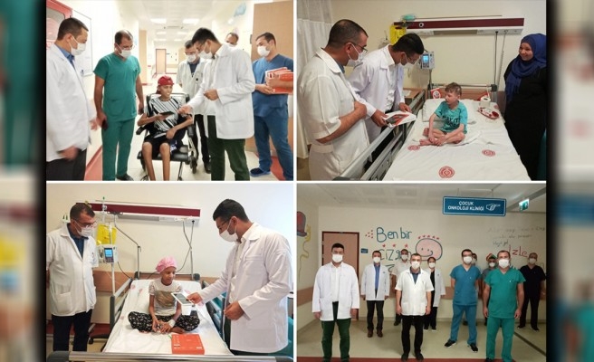 Onkoloji servisindeki çocuklara tablet hediye edildi