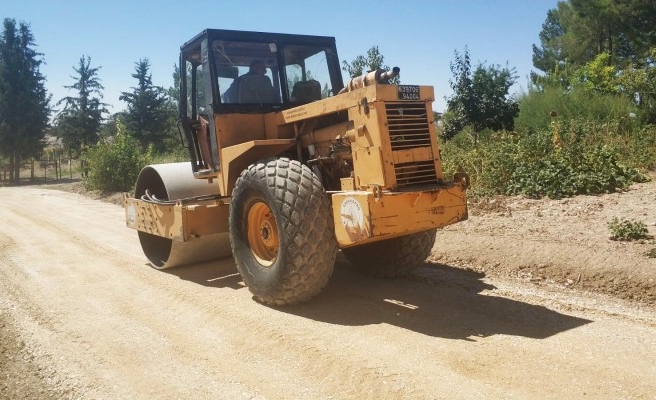 Şanlıurfa’nın ilçesinde yollar yenileniyor