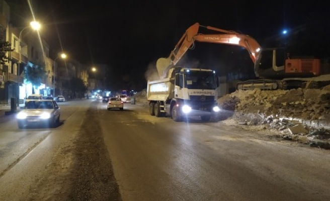 Açıksu Caddesindeki çalışmalar gece-gündüz sürüyor