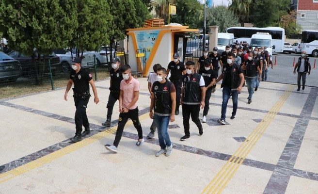 Şanlıurfa'da operasyon: 21 şüpheli adliyeye götürüldü