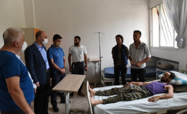 Şanlıurfa Valisi sınır ötesindeki yaralıları ziyaret etti