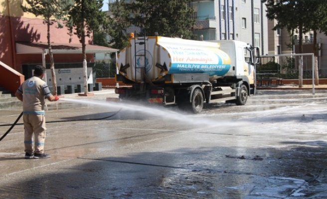 Şanlıurfa'daki okullarda hazırlık: Dezenfekte ediliyor