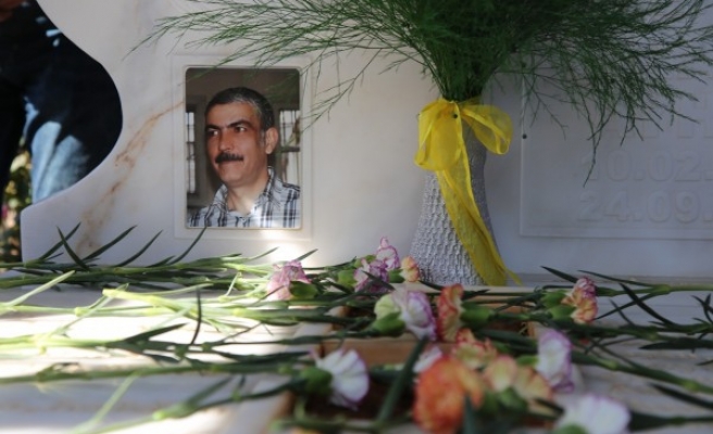 Urfalı milletvekili mezarı başında anıldı