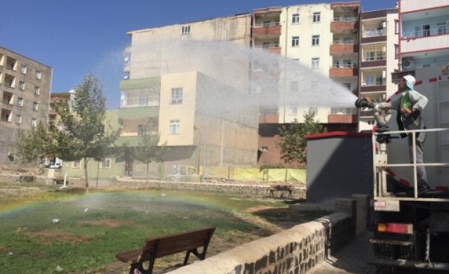 Viranşehir’de sonbahar temizliği devam ediyor