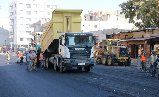 Suruç'ta asfalt, parke ve kaldırım çalışmaları sürüyor