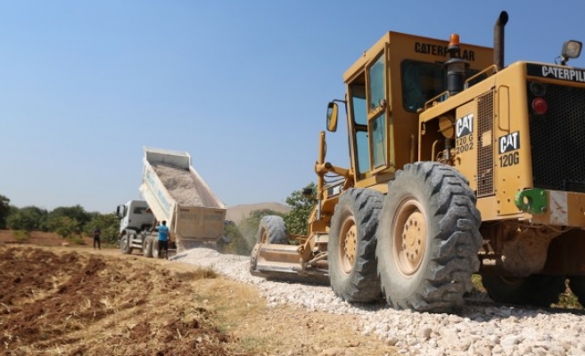 Haliliye’nin mahallelerinde stabilize yol çalışmaları sürüyor
