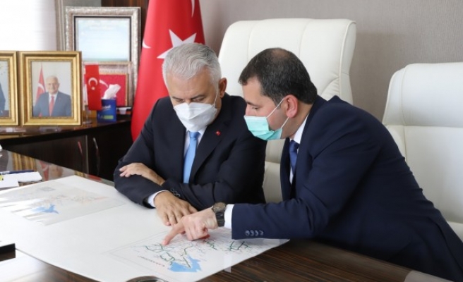 Binali Yıldırım, Metin Baydilli’yi ziyaret etti