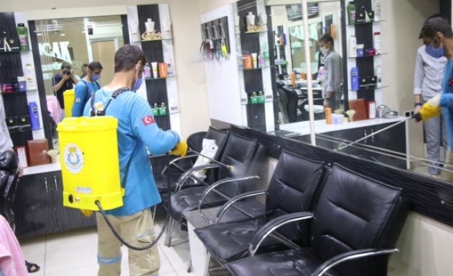 ATM'ler, parklar, sokaklar... Haliliye'de koronavirüs temizliği