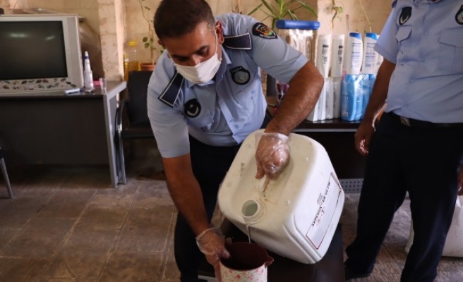 Zabıtadan operasyon: Sahte ürünler ele geçirildi