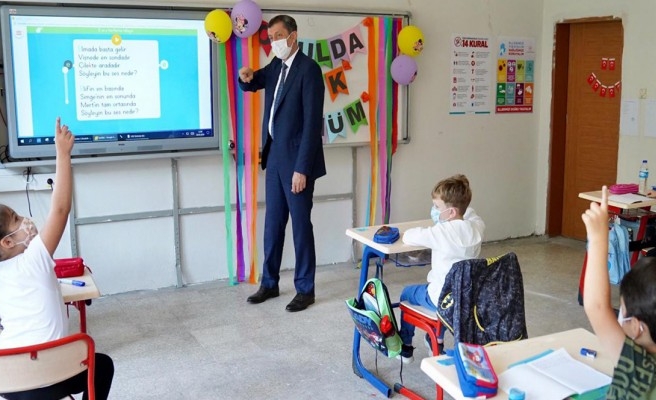 Bakan Selçuk: Görevimiz okulları açık tutmak