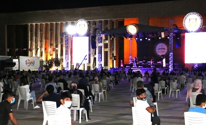 Ünlü şair, Şanlıurfalılara şiir tadında bir gece yaşattı!