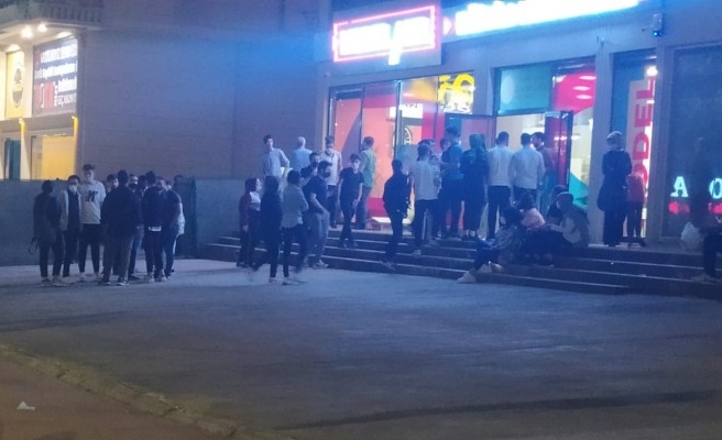 Öğrenci biber gazı sıktı, bina boşaltıldı!