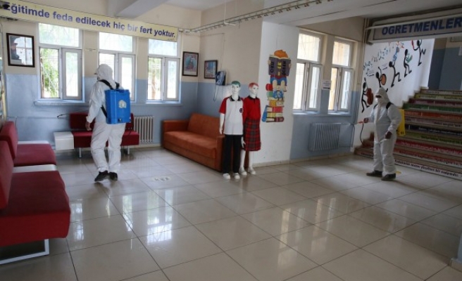 Haliliye’de yüz yüze eğitim öncesi temizlik yapıldı