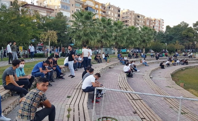 Korona tedbirlerine uymayan gençlere ceza yazıldı