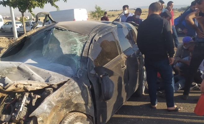 Çevre yolunda kontrolden çıkan araç direğe çarptı: 1 yaralı