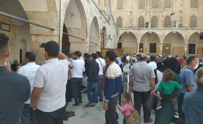 Şanlıurfa'da yüzyıllardır süren zikir geleneği devam ediyor